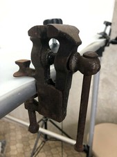 Alter kleiner Uhrmacher