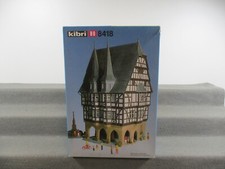 Kibri Spur H0 8418 Rathaus Alsfeld mit Brunnen  ungebaut in OVP