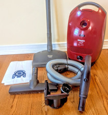 COMPLETE MIELE TITAN VACUUM W/
