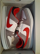 Nike Mogan 2 SE Gr. 43- UK_8,5