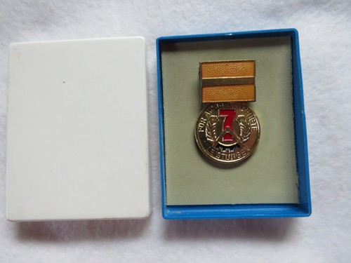 Ddr orden mit etui - -,