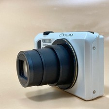 CASIO EXILIM EX-ZR100 weiß