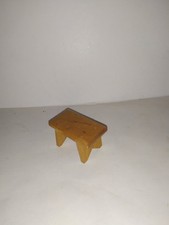 Alter Hocker-Fussbank-um