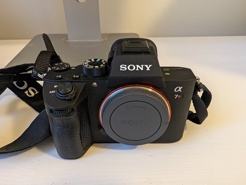 Sony alpha a7r iii - a7r,