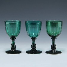 3 russischgrüne Weingläser - England circa 1840