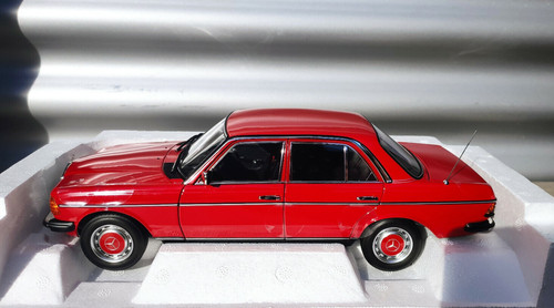 Norev mercedes 200 w123 - 1:18,