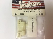 Team Associated RC Car #6360 rear suspension mount, 1,5 deg