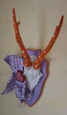 Echtes Geweih kunstvoll verziert