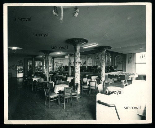 Cafe restaurant bar kneipe - bar,