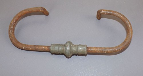 Alte truhengriff aus metall - aus,