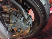 SV650 Bremssättel vorn beide komplett  BJ2000