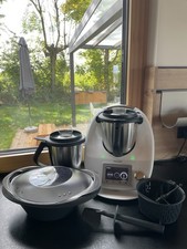 Thermomix TM 5 inklusive Zubehör und mit 2. Mixtopf und Cook-Key in Top-Zustand
