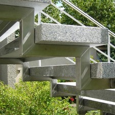 Treppenstufe Außentreppe freitragend Granit Cristall 6cm geflammt ab 69,90 €