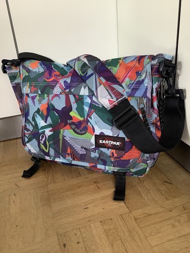 »EASTPAK«
