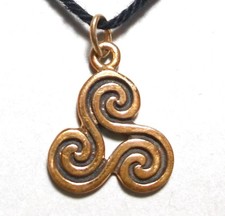 Anhänger, Triskele Massiv