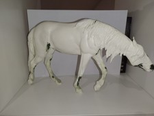 Modellpferd Resin Mustang