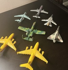Diecast planes and dhl - 5,