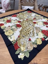 Salvatore Ferragamo Seiden Tuch Neuwertig