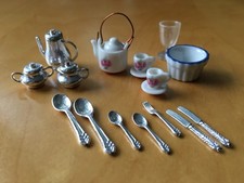 Puppenstubengeschirr    Porzellan und Metall