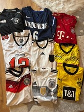 Sportbekleidung Set- Fussball Trikots Sammlung- Viele Sachen- Bayern - DFB Usw