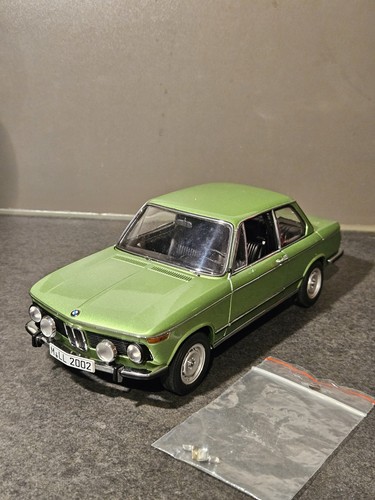 Autoart bmw 2002tii - 1:18,