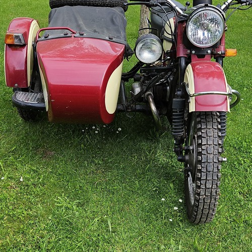 Motorrad ural mit - ural, beiwagen.