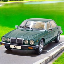 Jaguar XJ Series III 1979 dunkelgrün Modellauto 1:18 MCG