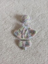 miniatur Puppenkleidung für