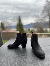 Schwarze Stiefeletten mit