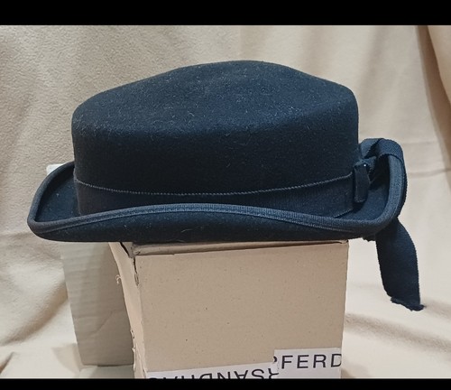 Eleganter dressurzylinder - eleganter,