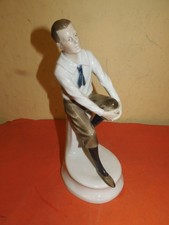 Sitzender junger Mann Von