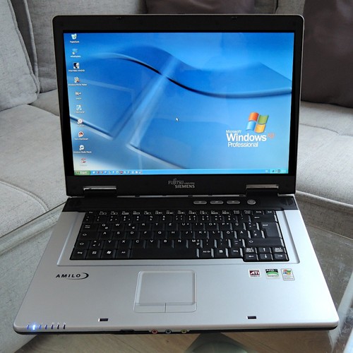Fujitsu amilo a1650g - fujitsu,