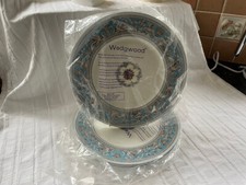 Wedgwood - Florentiner (türkis) 3 x 10,75"/27,5 cm Speiseteller (unbenutzt)