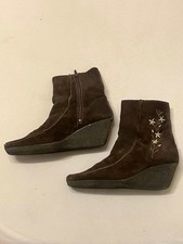 Braune Wildleder-Stiefeletten