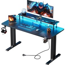Modernes PC-Gamer Tisch mit