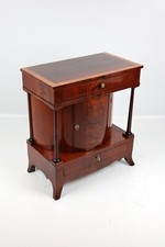 Feiner Trumeauschrank  In Mahagoni mit Säulen 1815