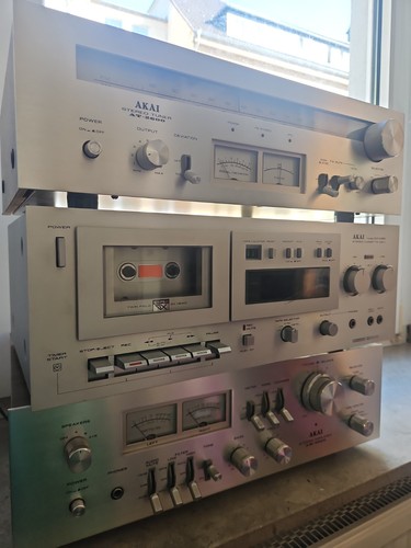 Akai amplifier 2600 tuner - am,