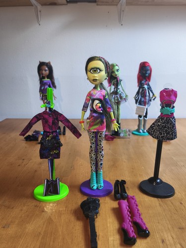 Monster high iris clops love - clops, i