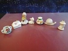 7 Porzellan Deko Figuren Fingerhut Vase Miniaturen Setzkasten, 