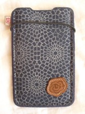 Dorothee Lehnen Schutzhülle Handy Smartphone Hülle Filz blau grau gemustert