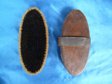 2 URALTE BÜRSTEN aus Naturmaterial – für Kleidung Möbel Pferde? Wer weiß es?