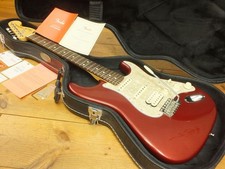 ** Fender Stratocaster American Performer HSS RW Aubergine incl. Case **