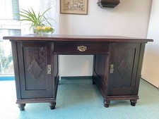 Antiker alter Schreibtisch