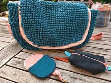 ungewöhnliche Schultertasche Damen Handarbeit selbst genäht petrol Noppen