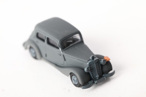 Praline mercedes 170 v - 1:87,