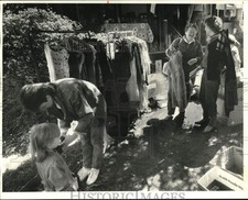 1987 Press Photo Clothing