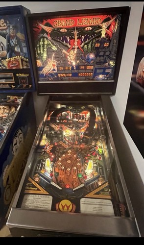 Williams pinball machine - pinball,