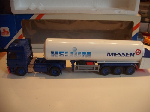 Conrad lion toys - lion, mercedes