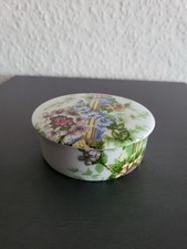 Porzellandose mit Deckel