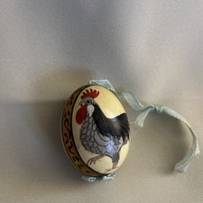 Handbemaltes Osterei aus